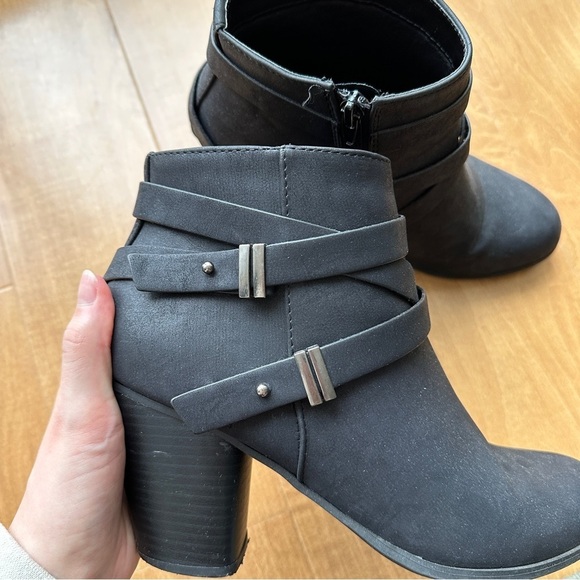 Charlotte Russe Women's Black Suede Strappy Heeled Ankle Boots/Booties, Size 9 - Picture 7 of 10